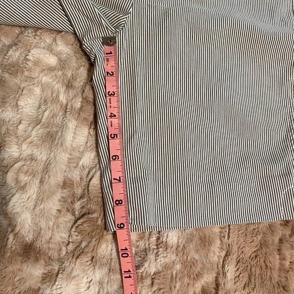 Hilary Radley Ladies' Bermuda Pull-On Short Size Medium - Picture 5 of 7